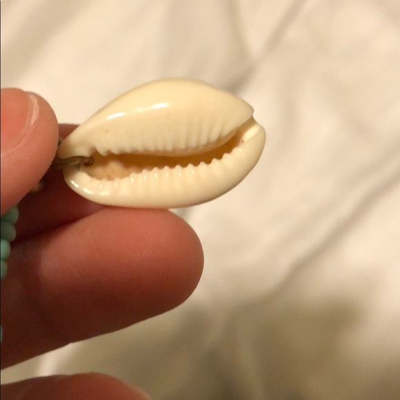 Beach Vibes! Seashell Necklace - Picture 7 of 7